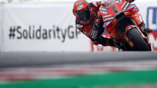 MotoGP : Bagnaia décroche la pole à Barcelone, Martin quatrième