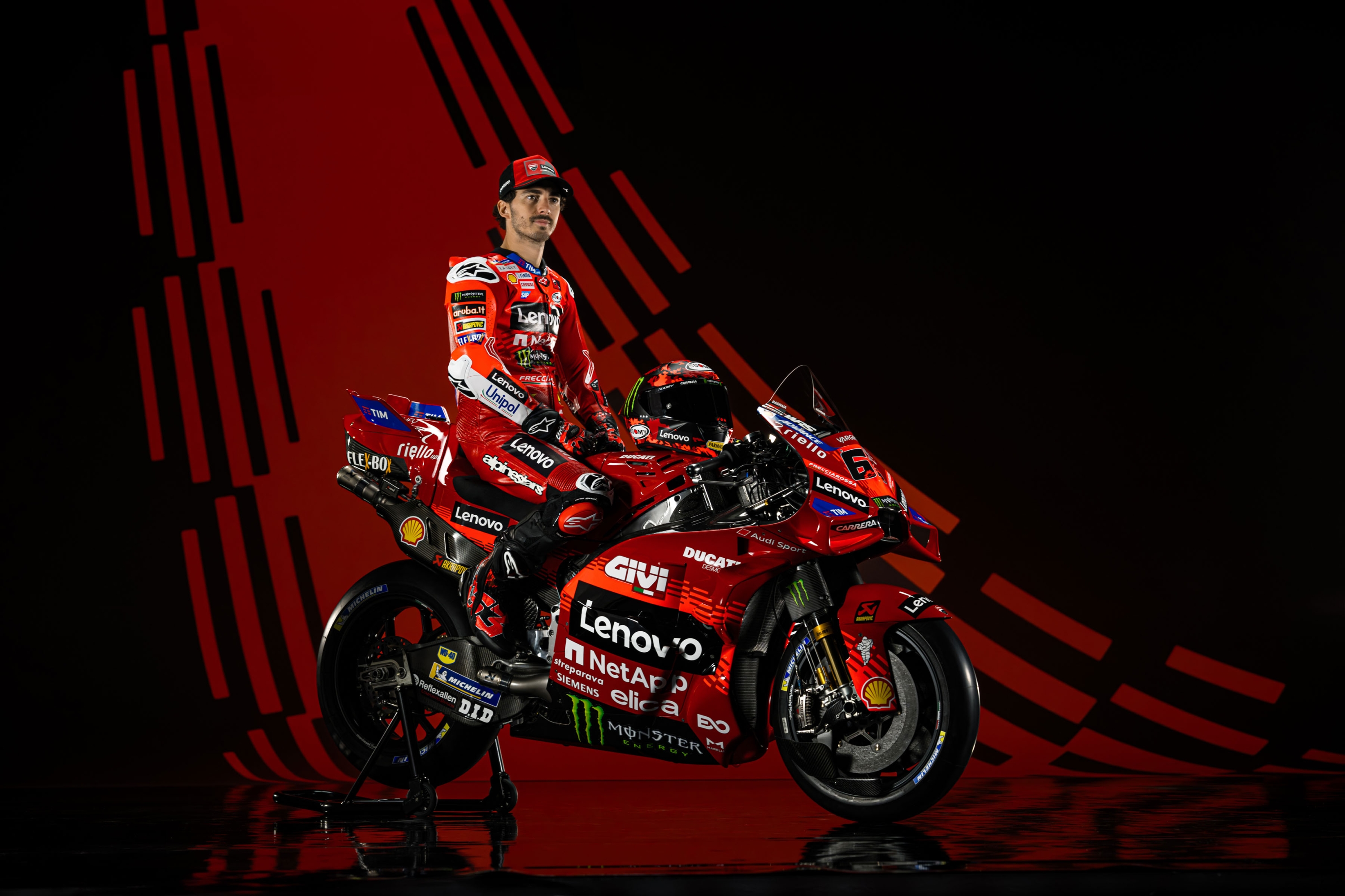 bagnaia avec ducati desmosedici gp25