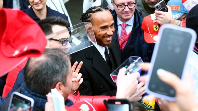 Ferrari et Hamilton font leurs débuts sur la piste de