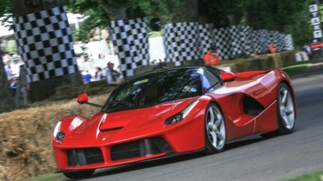 Les voitures de Lewis Hamilton : Ferrari, Mercedes et MV
