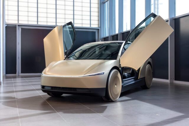 Découvrez en direct le Tesla Cybercab : venez le découvrir