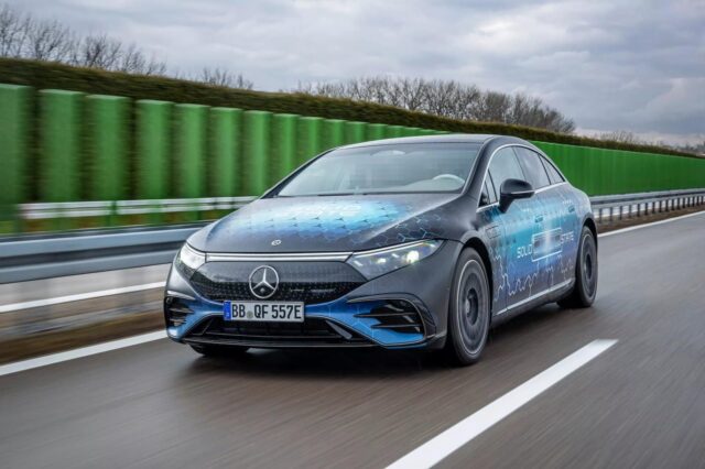 Mercedes-Benz teste sur route des batteries à l'état solide avec