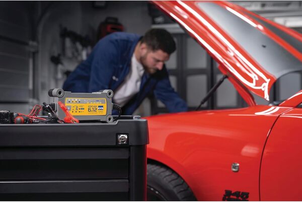 GYS, GYSFLASH 6.12, Chargeur de Batterie Intelligent Plomb (VRLA, AGM, SLA, Gel, Liquide, EFB), 0,A/6A, Véhicules 12V (Moto, Voiture, Utilitaire), Maintien de Charge Sécurisé, Désulfatation, IP65
